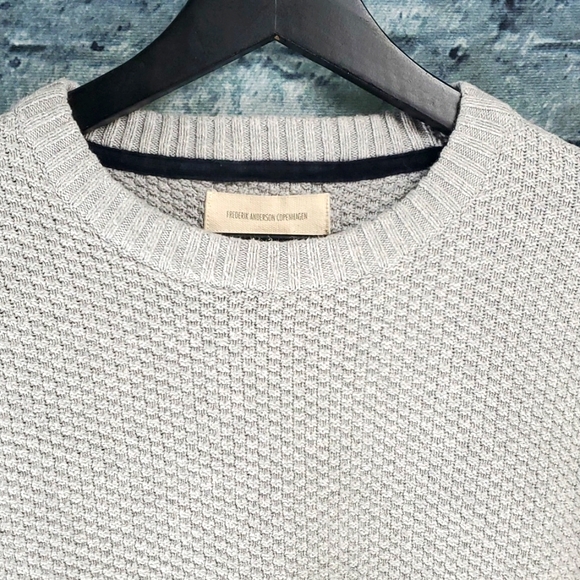 Frederik Anderson Copenhagen | Gray and Black Textured Knit Pullover Sweater - Picture 3 of 9